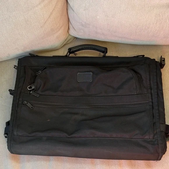 Tumi Black Luggage Travel Bag Durable Nylon - Picture 2 of 14